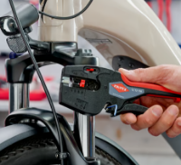 Εικόνα της Πολυεργαλείο ηλεκτρολόγων,πρεσάρισμα σε μονές μύτες ακροχιτωνίων Knipex